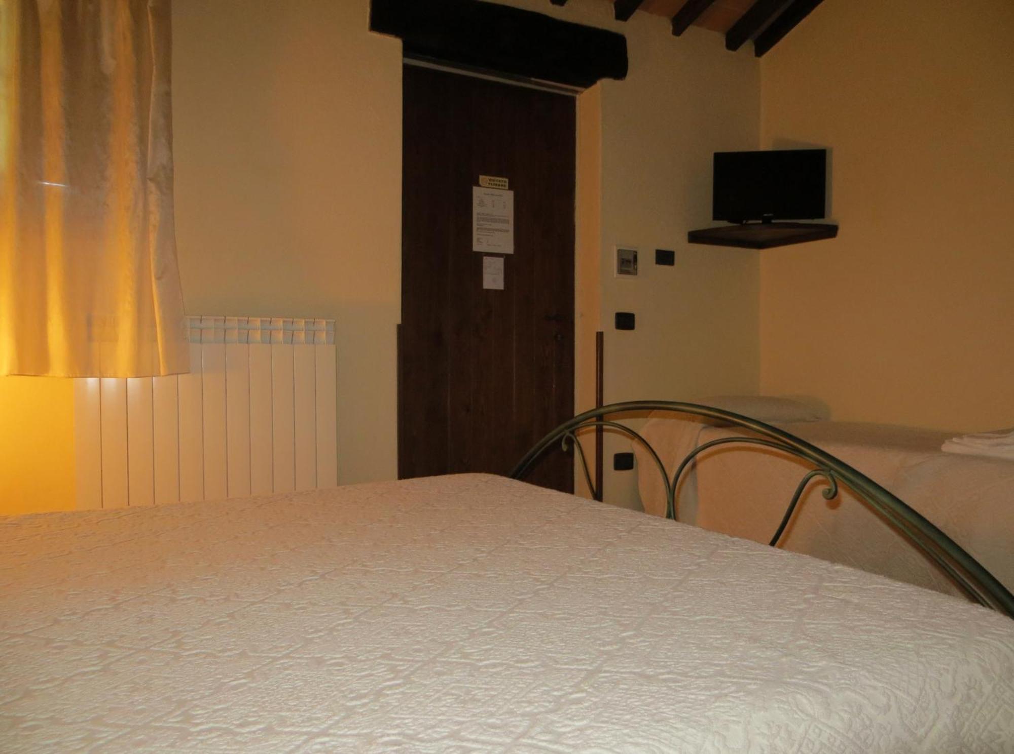 Agriturismo Casale Delle Lucrezie Todi Luaran gambar