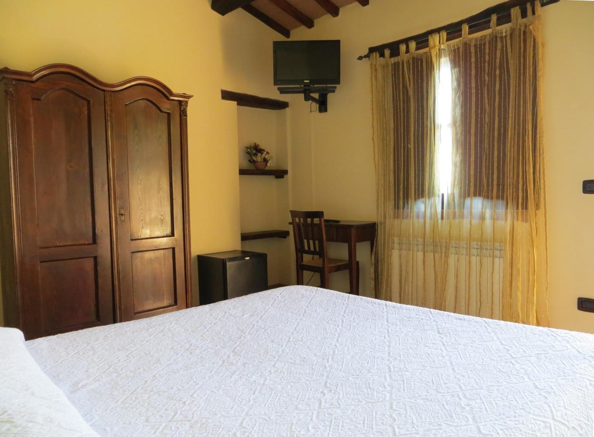 Agriturismo Casale Delle Lucrezie Todi Luaran gambar