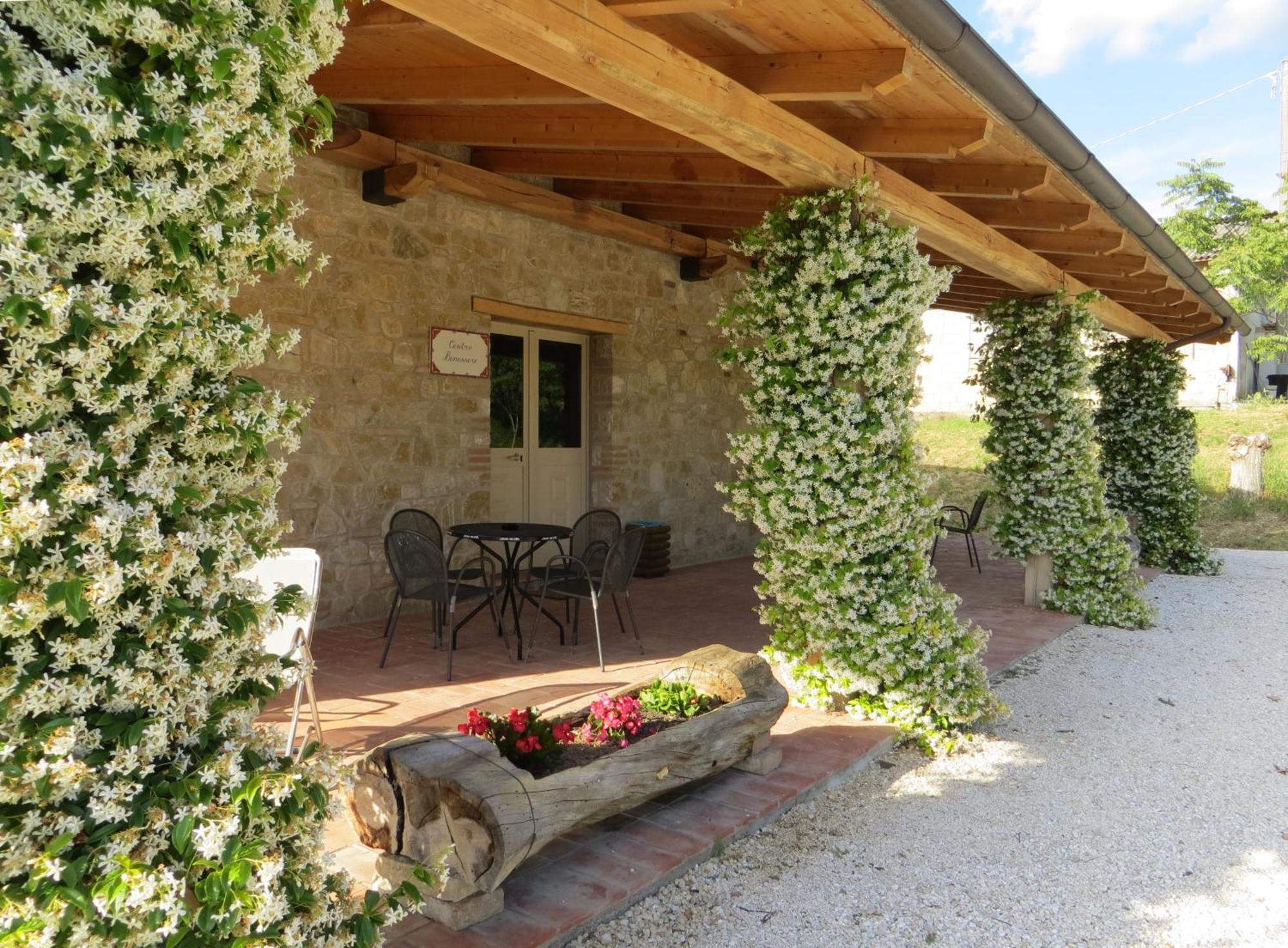 Agriturismo Casale Delle Lucrezie Todi Luaran gambar